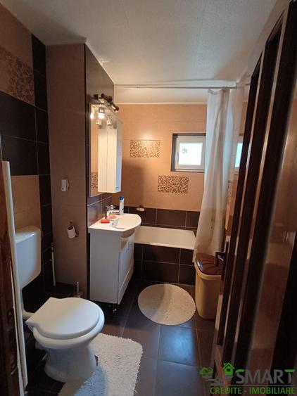 Apartament cu 4 camere decomandat în Republicii