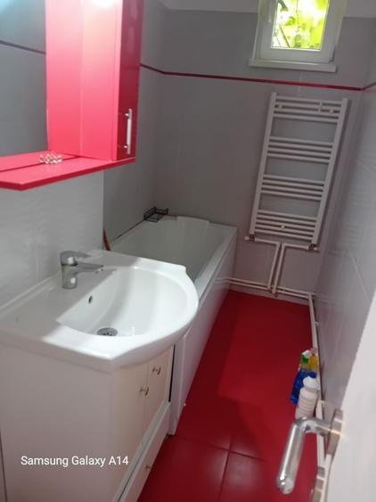 Garsonieră decomandată în Central
