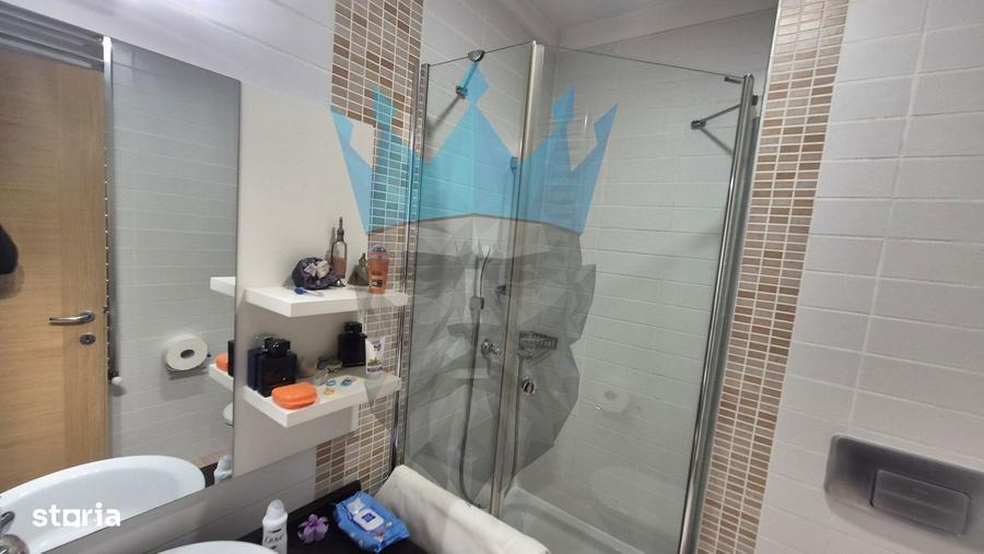 Apartament cu 3 camere, mobilat în Tei