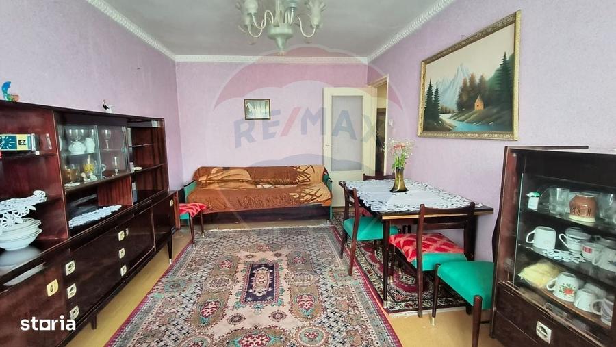 Apartament cu 3 camere decomandat în Micro 17