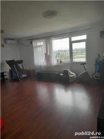 Apartament cu 3 camere decomandat în Fundeni