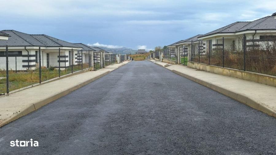 Casă cu 4 camere cu Teren 500 Mp în Baciu