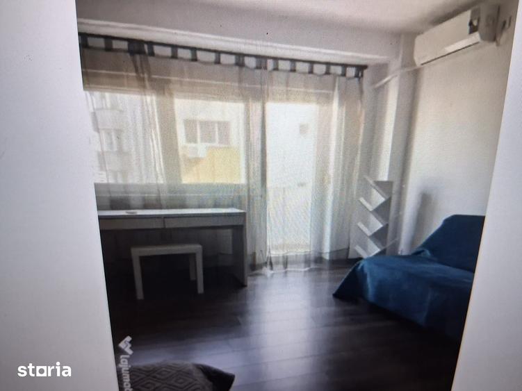 Garsonieră decomandată în Decebal