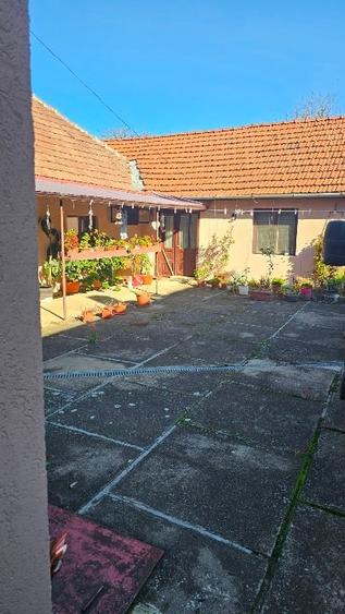 Duplex cu 5 camere cu Canalizare în Central