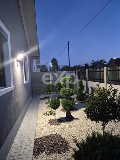 Duplex cu 4 camere cu Canalizare în Sânmihaiu Român