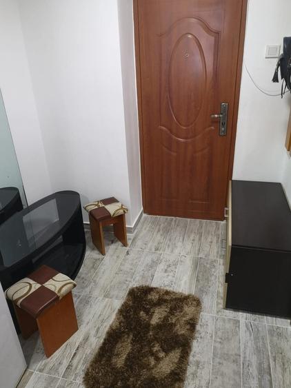 Inchiriez apartament sectorul 4 - 1