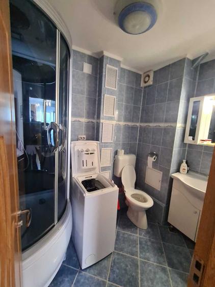Apartament cu 2 camere semidecomandat în Tractorul
