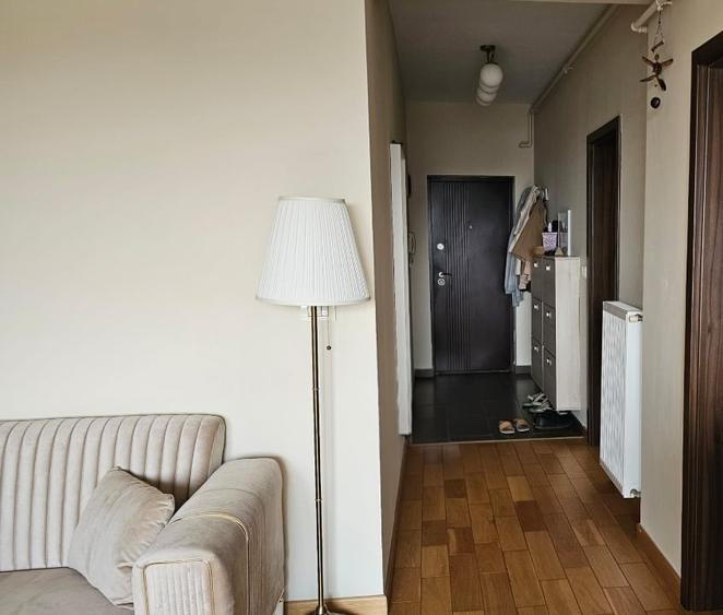 Apartament cu 3 camere decomandat, mobilat în Soarelui