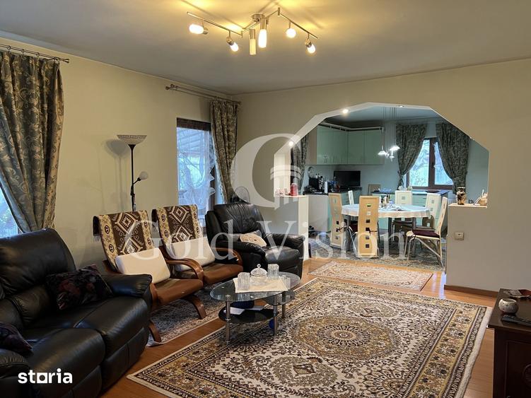 Casă cu 5 camere cu Teren 600 Mp în Central