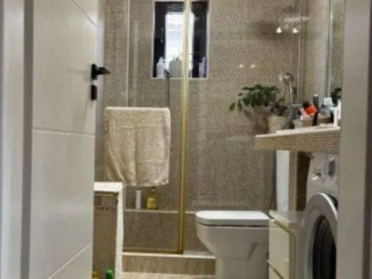 Apartament cu 3 camere decomandat, mobilat în Exterior Vest