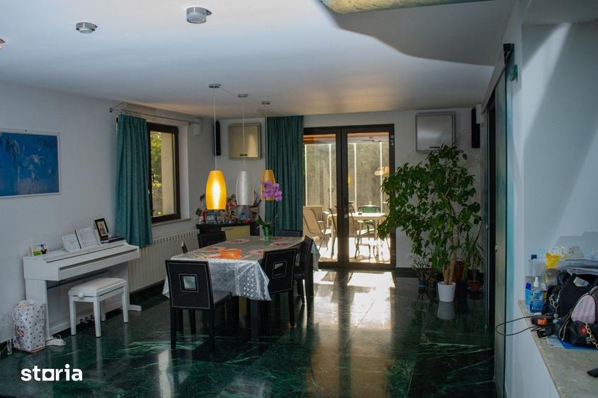 Casă cu 6 camere cu Teren 700 Mp în Crevedia