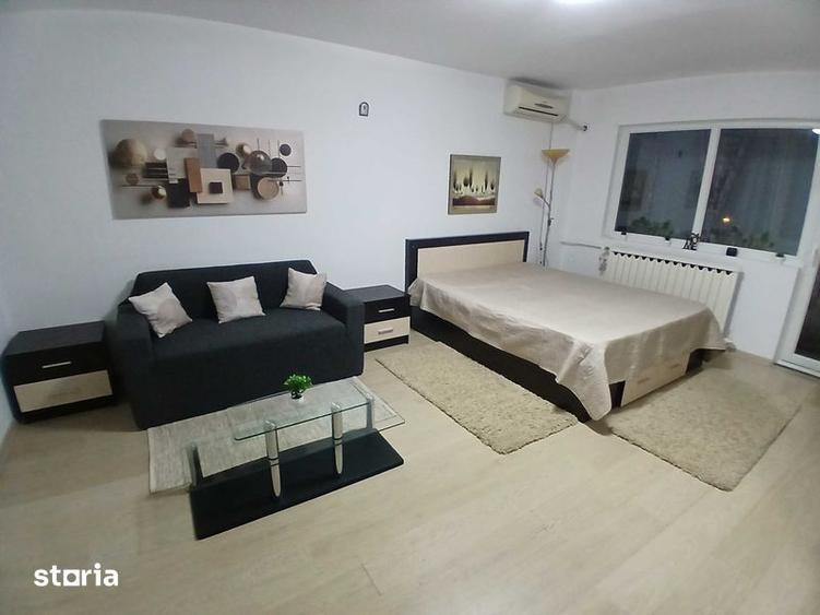 Garsonieră decomandată, mobilată în Decebal