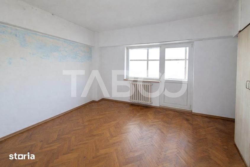 Apartament cu 3 camere decomandat, mobilat în Turnișor