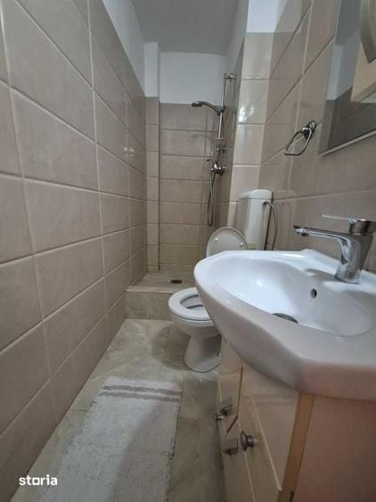 Apartament cu 3 camere în Tei