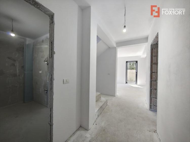 Duplex cu 4 camere semidecomandat cu Canalizare în Giroc