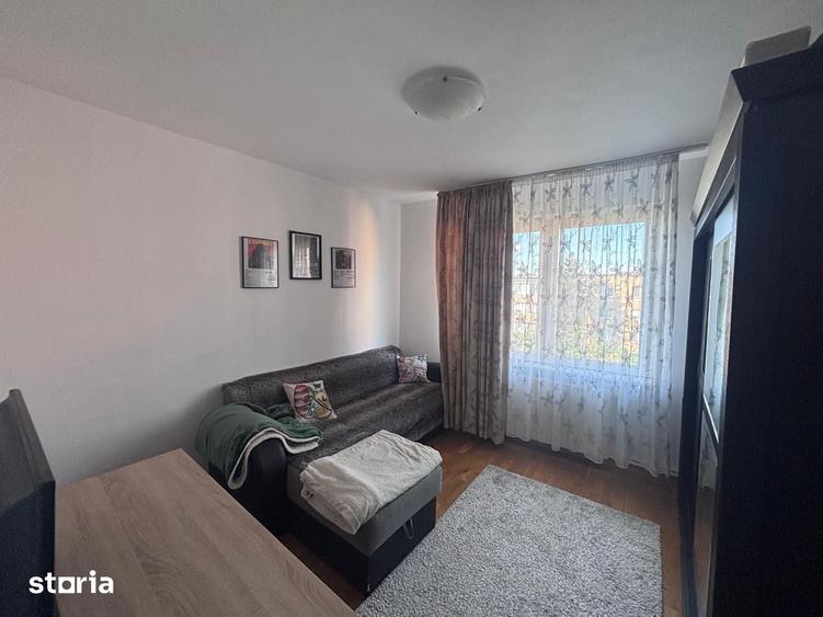 Apartament cu 3 camere decomandat în Dâmbu Pietros