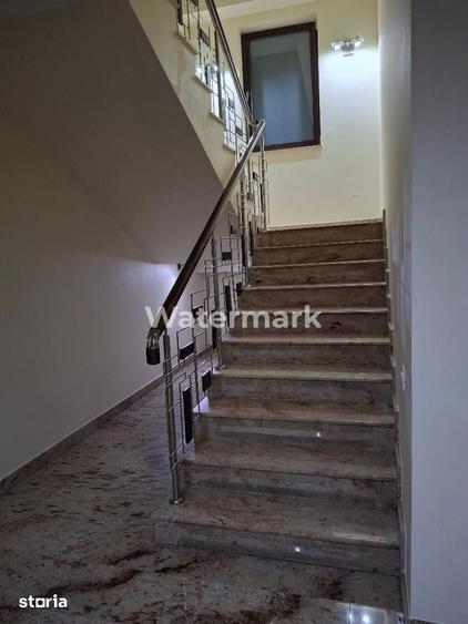 Casă individuală cu 10 camere cu Canalizare în Timpuri Noi