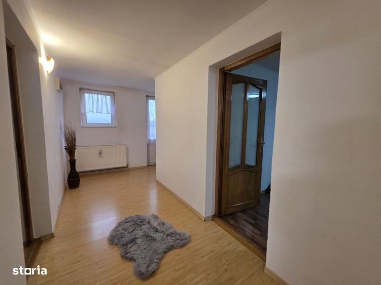 Casă cu 4 camere cu Teren 700 Mp în Central
