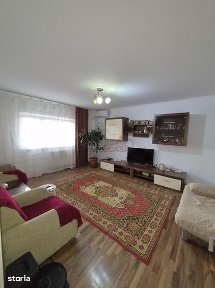 Apartament cu 3 camere în Tei