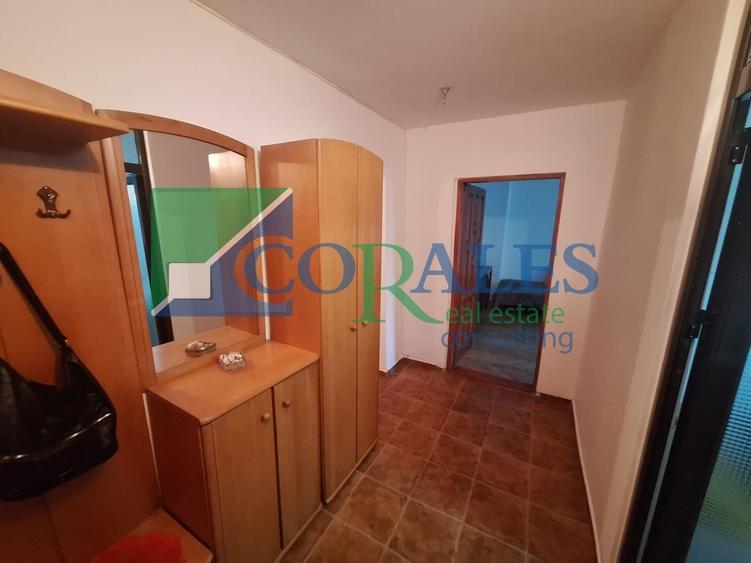 Apartament cu 3 camere decomandat, mobilat în Aradului