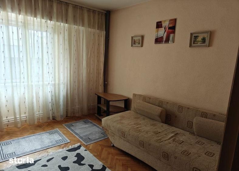 Apartament cu 3 camere, mobilat în Casa de Cultură