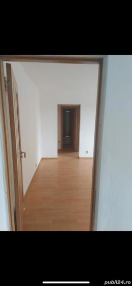 Apartament cu 2 camere semidecomandat în Ferentari