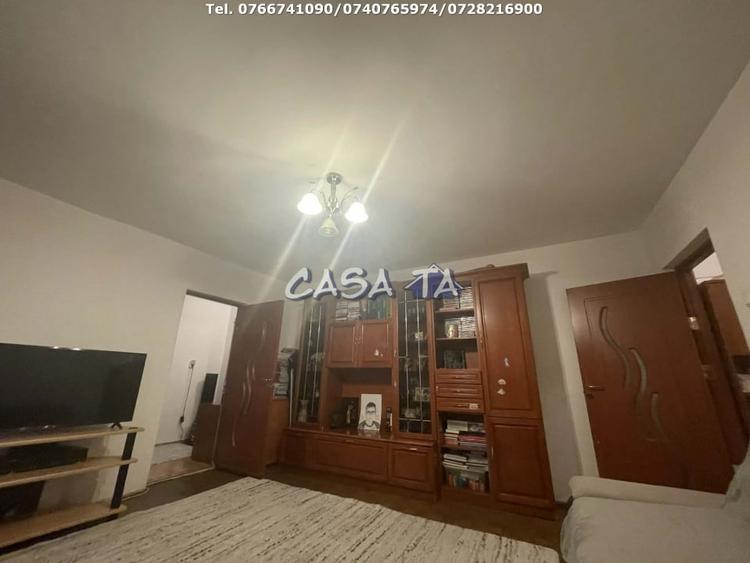 Apartament cu 3 camere semidecomandat, mobilat în Unirii