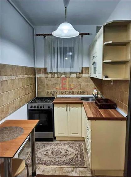 Apartament cu 3 camere semidecomandat, mobilat în Tudor