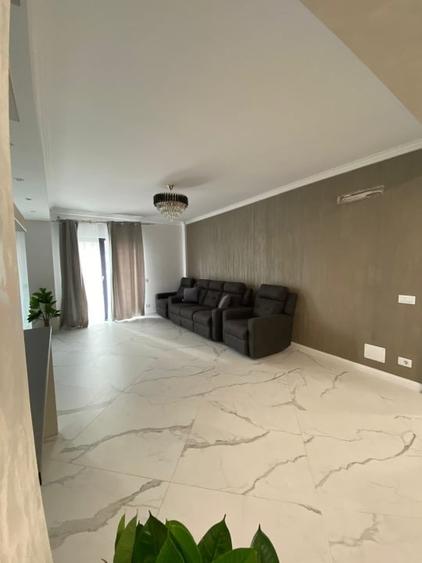 Apartament cu 4 camere decomandat, mobilat în Exterior Est