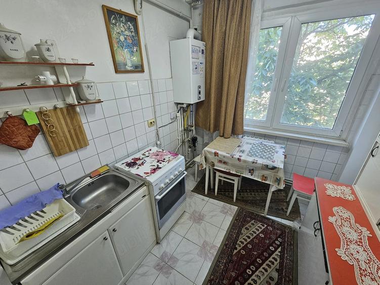 Apartament cu 3 camere semidecomandat în Țiglina 3