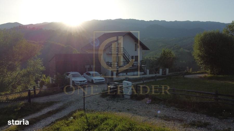 Casă cu 4 camere în Moieciu