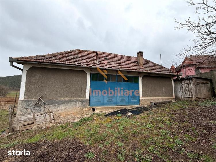 Casă cu 4 camere cu Teren 2846 Mp în Aștileu