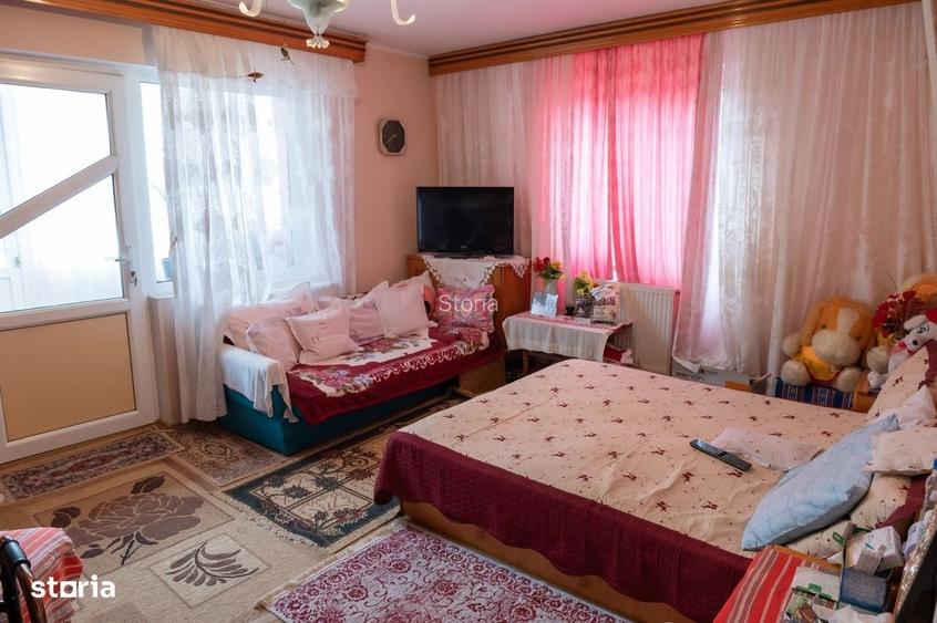 Casa de vanzare Str. 8 Martie | Piscina | Garaj | Teren 330 mp