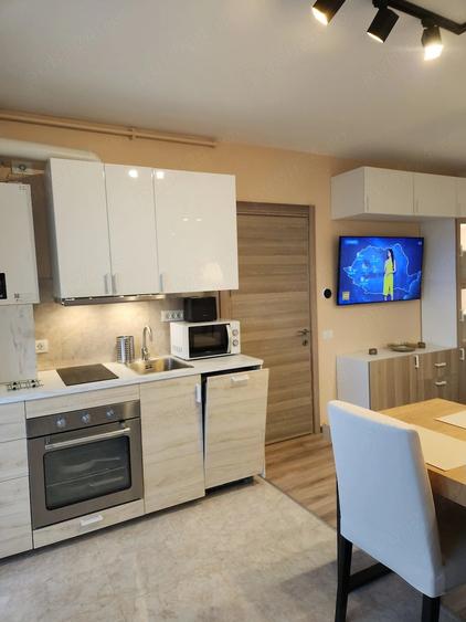 Apartament cu 3 camere decomandat în Răcădău