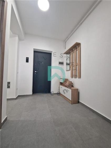 Apartament cu 2 camere decomandat în Tractorul