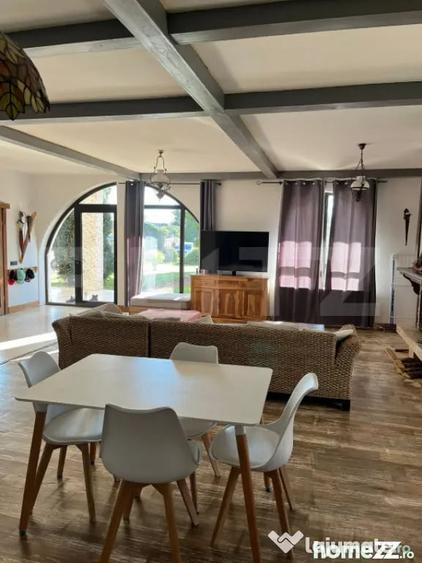 Casă cu 4 camere cu Teren 980 Mp în Valea