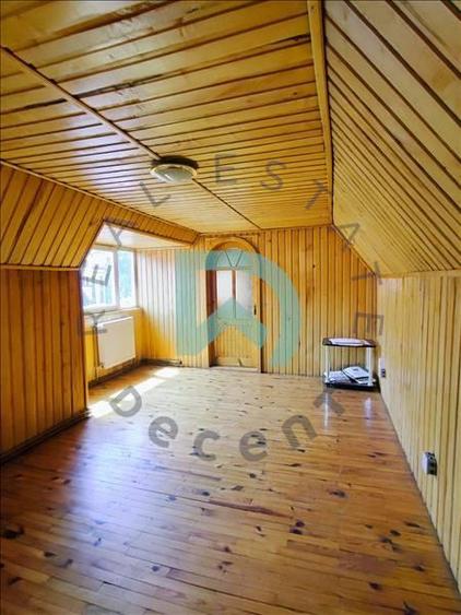 Apartament cu 5 camere semidecomandat în Brașovul Vechi