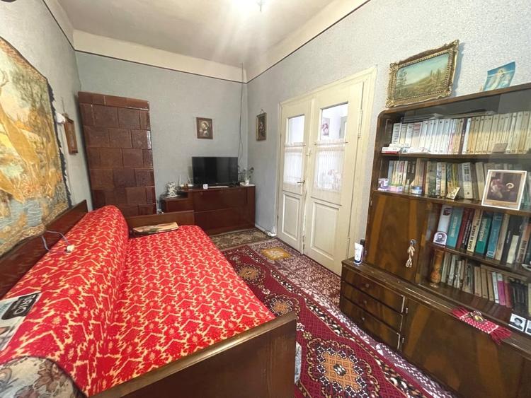 Casă individuală cu 4 camere cu Canalizare în Cugir