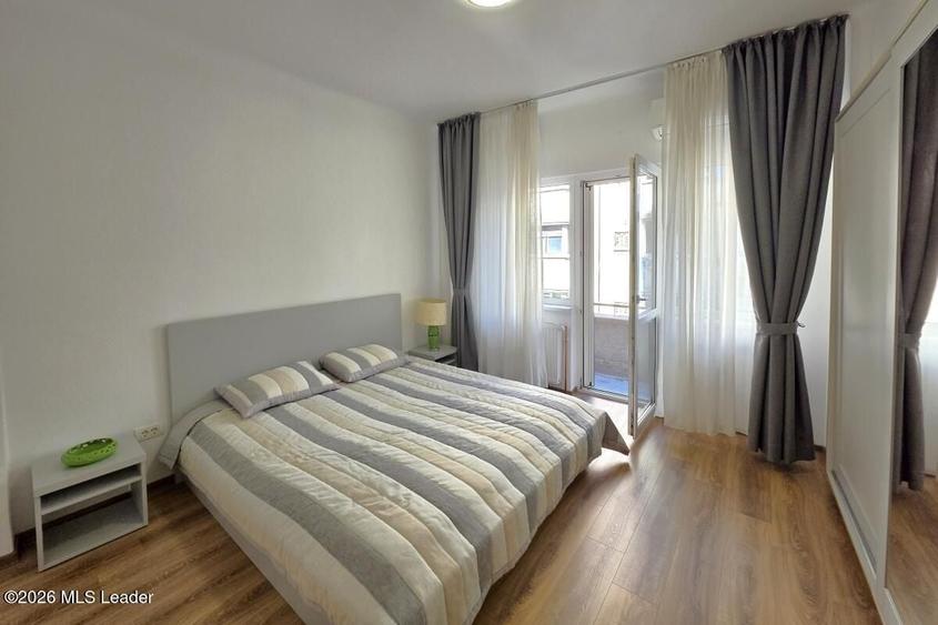 Piata Romana, 4 camere 138 MP total, Etaj 2/9, renovat - utilat, liber - 32