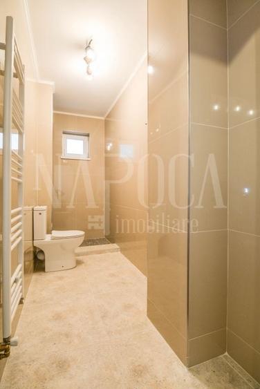 Casă individuală cu 10 camere cu Canalizare în Bună Ziua