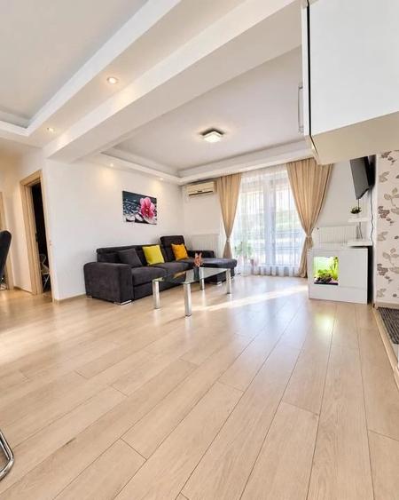 Apartament cu 3 camere semidecomandat în Fundeni