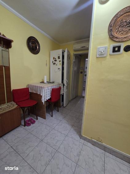 Apartament cu 2 camere decomandat în Școlilor