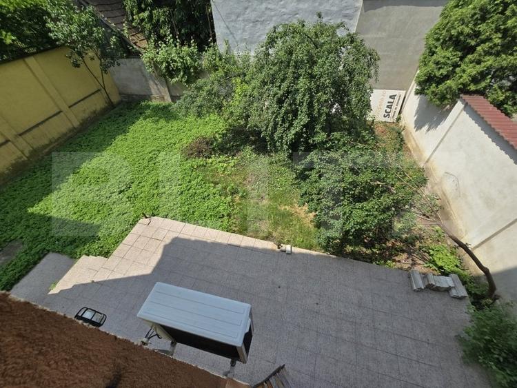 Casă individuală cu 9 camere cu Canalizare în Semicentral