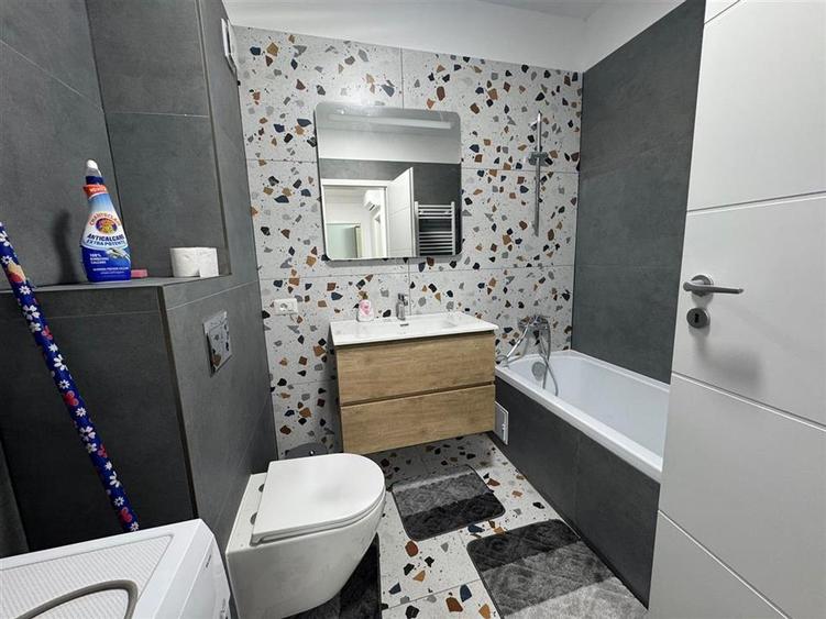 Apartament cu 2 camere decomandat, mobilat în Est