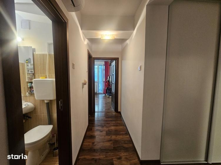 Apartament cu 4 camere decomandat în City Park Mall