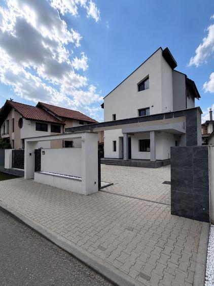 Casă cu 4 camere în Central