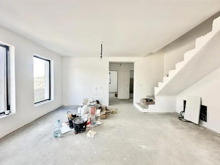 Casă cu 4 camere cu Teren 310 Mp în Bazoș