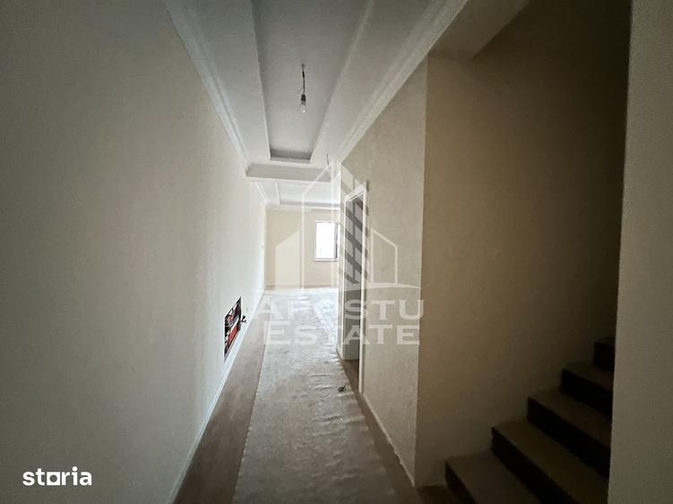 Casă cu 5 camere cu Teren 260 Mp în Giarmata