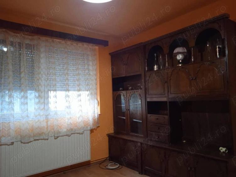 Apartament cu 2 camere decomandat în Carei