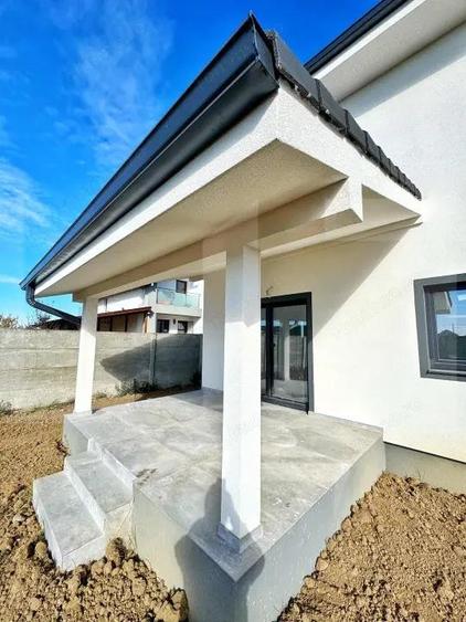 Casă cu 4 camere cu Teren 365 Mp în Moșnița Veche